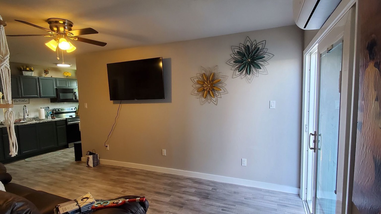 Photo of Livingroom in Bacliff