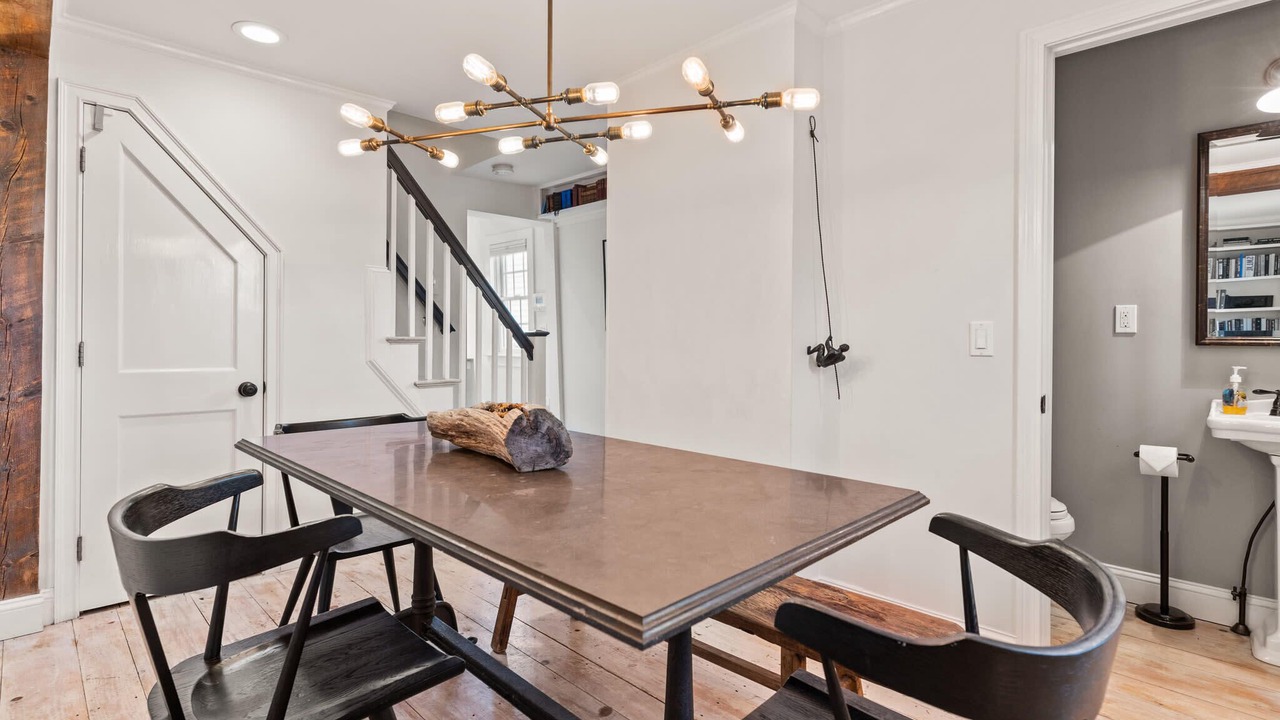 Photo of Livingroom in Newburyport