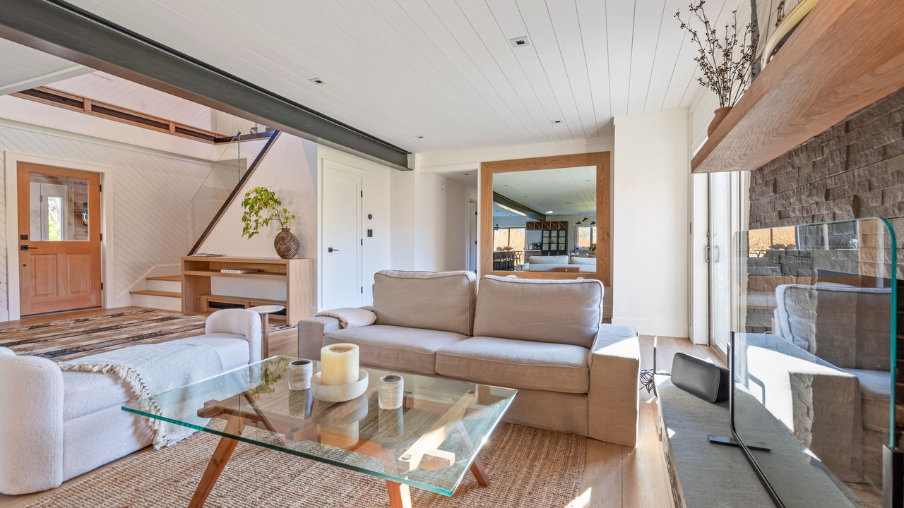 Photo of Livingroom in Jewett
