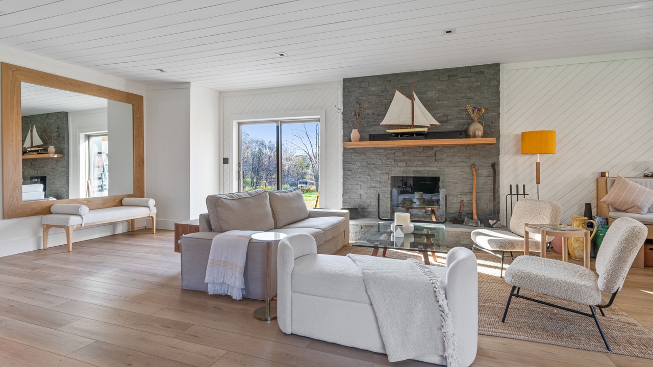 Photo of Livingroom in Jewett