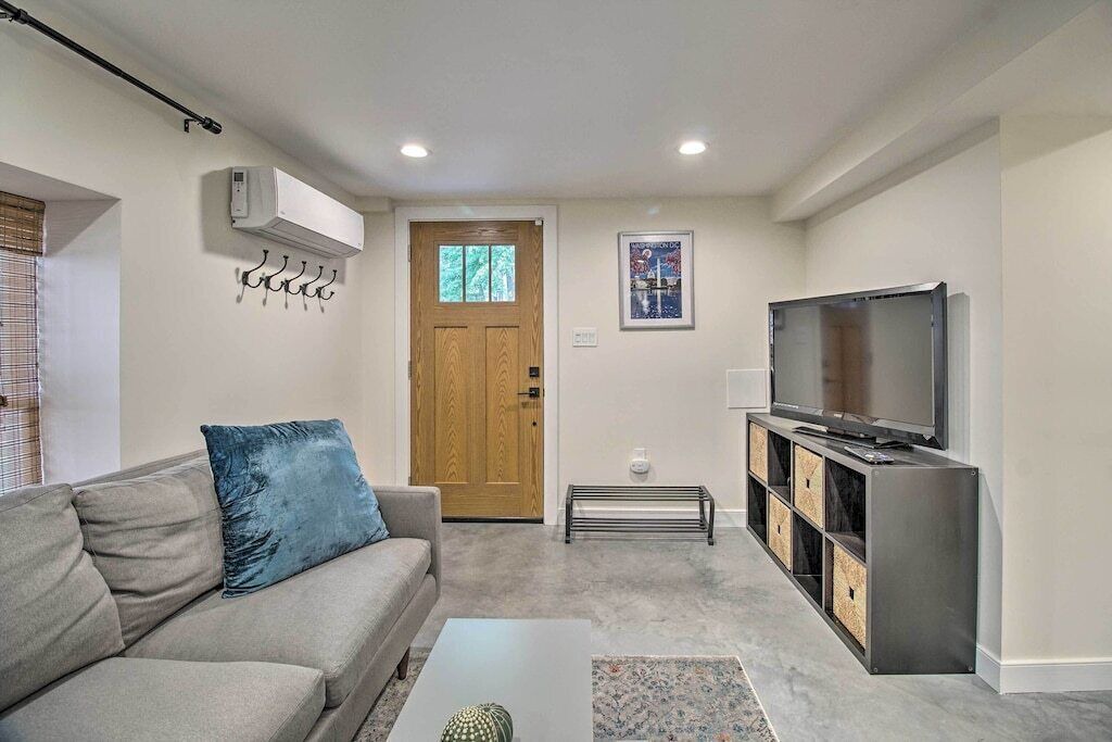 Photo of Livingroom in Petworth