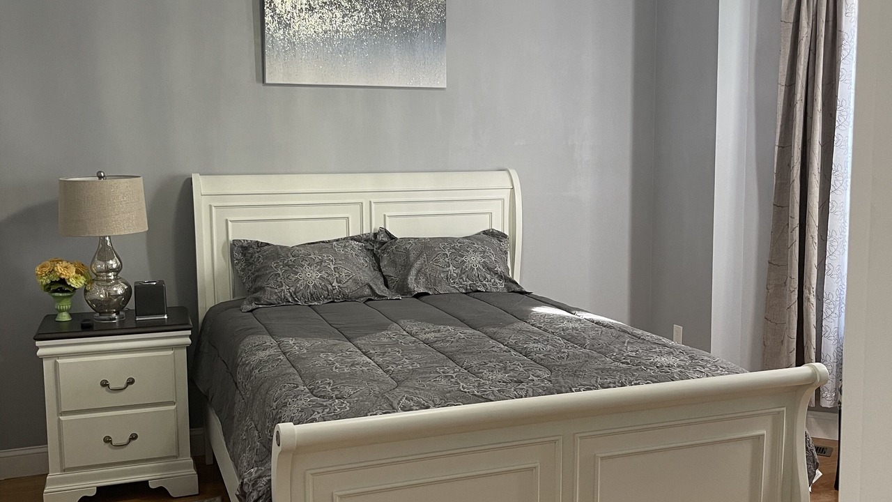 Photo of Bedroom in Dudley - Brunswick King