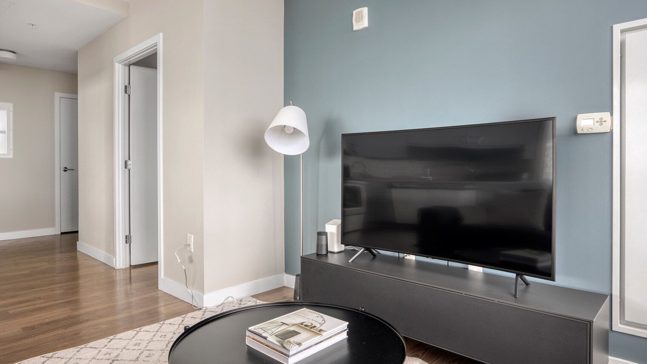 Photo of Livingroom in Theatre District