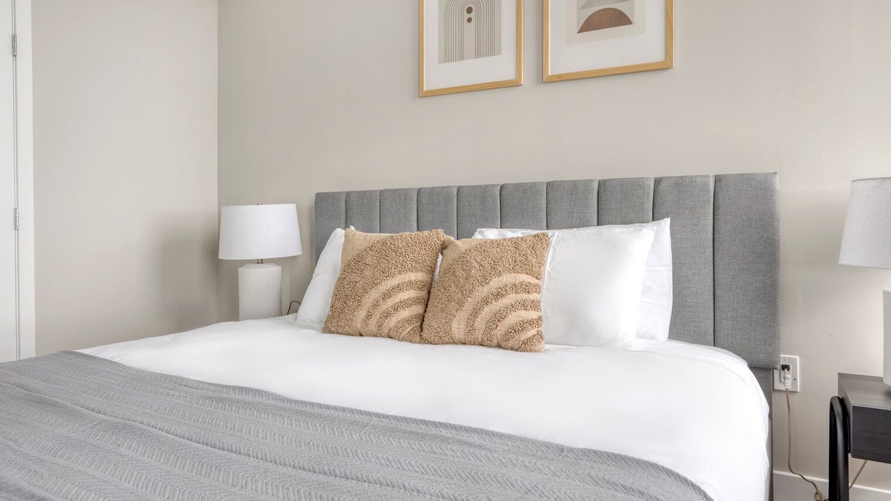 Photo of Bedroom in Theatre District