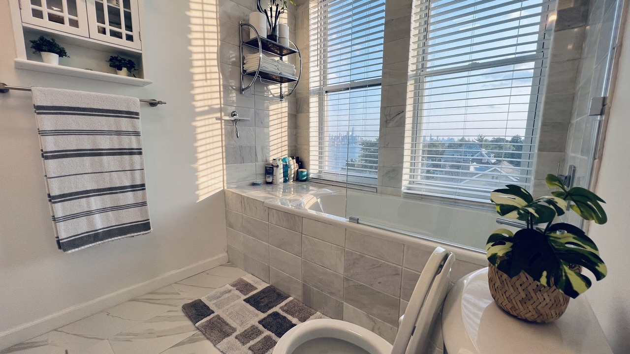 Photo of Bathroom in Weehawken