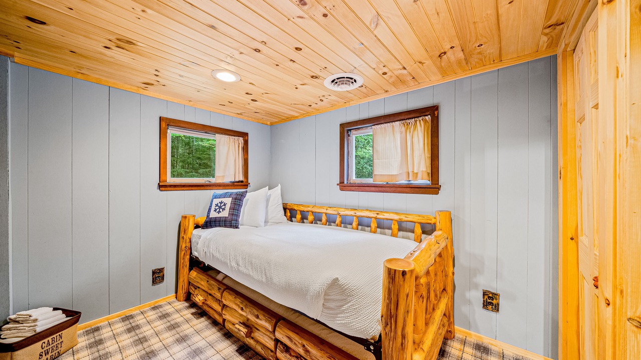 Photo of Bedroom in Olmstedville
