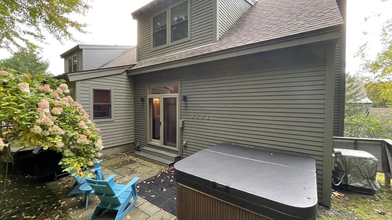 Photo of Patio Balcony in West Hartford