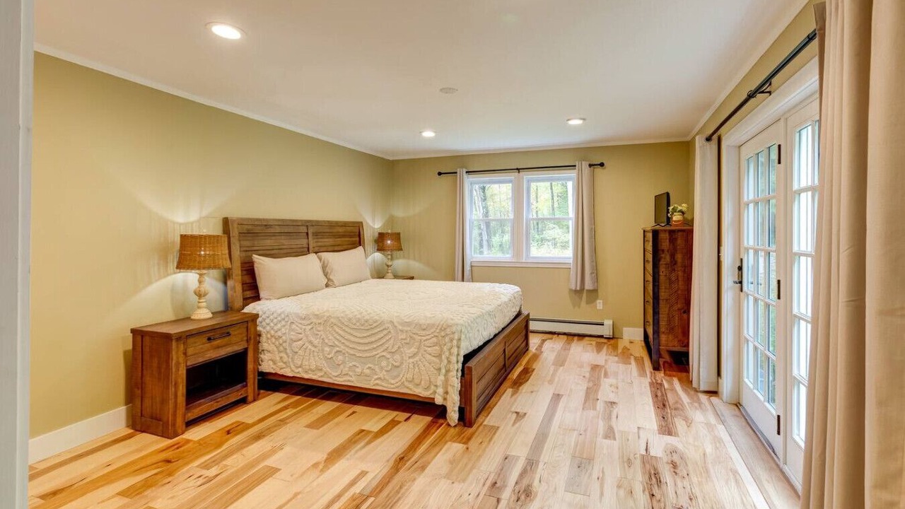 Photo of Bedroom in Bovina Center