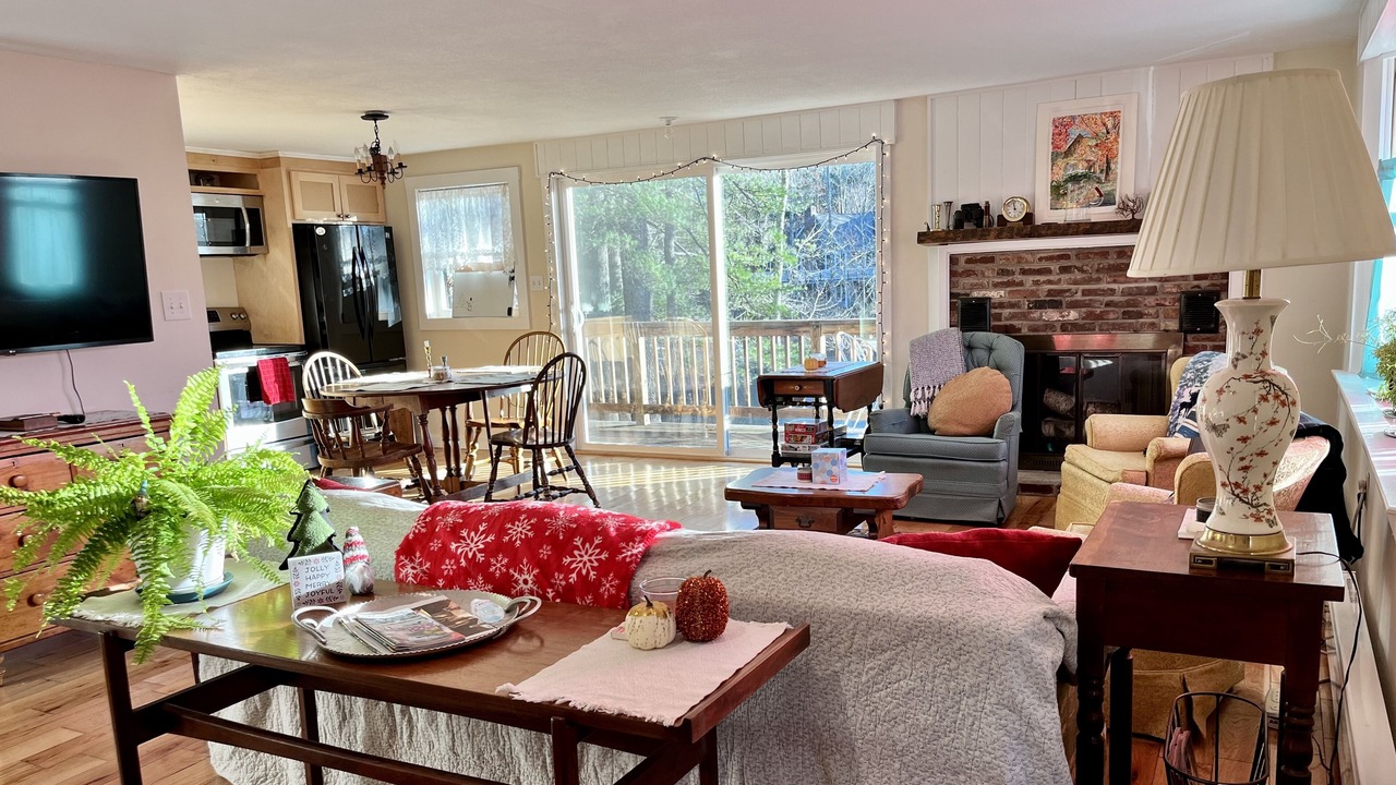 Photo of Livingroom in Wolfeboro