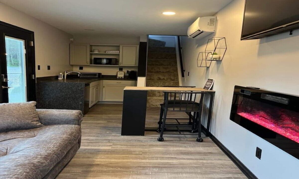 Photo of Livingroom in Ellsworth