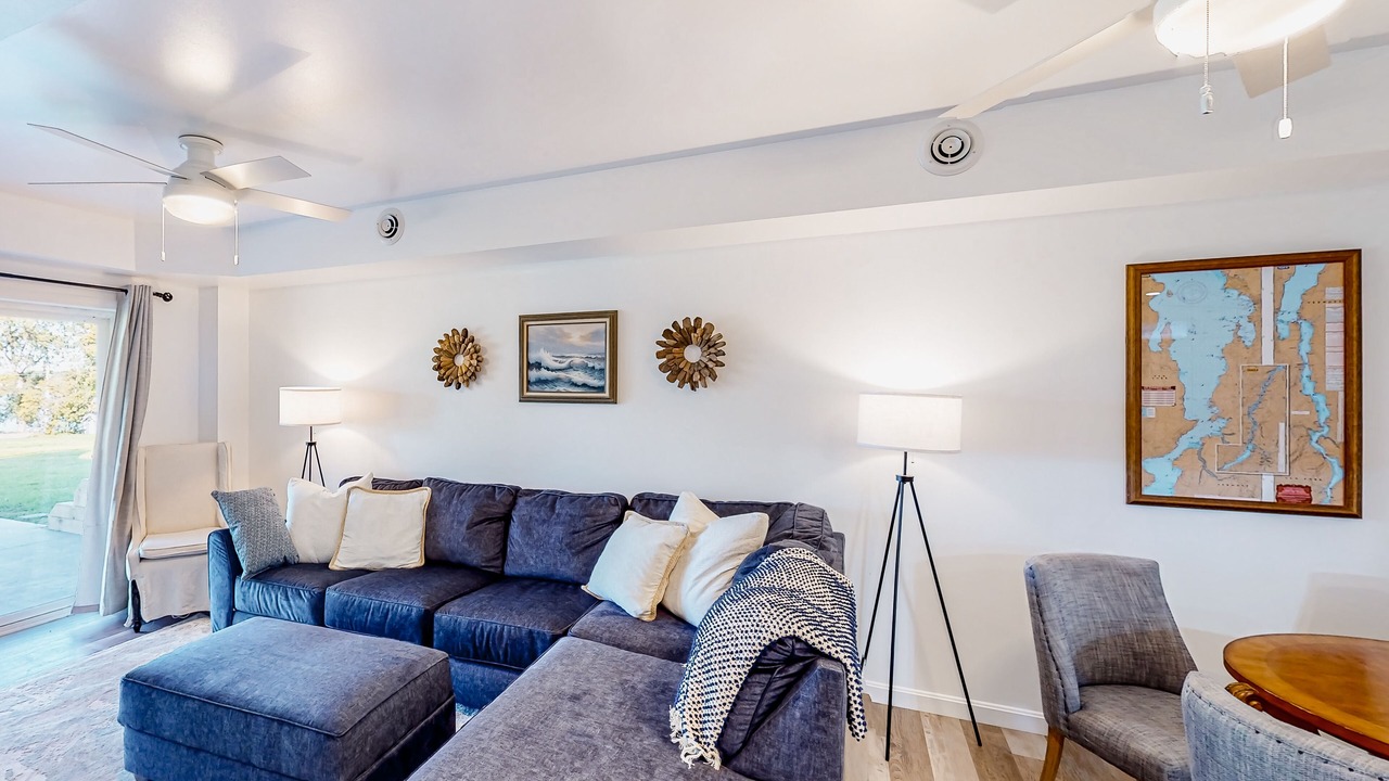 Photo of Livingroom in North Hero