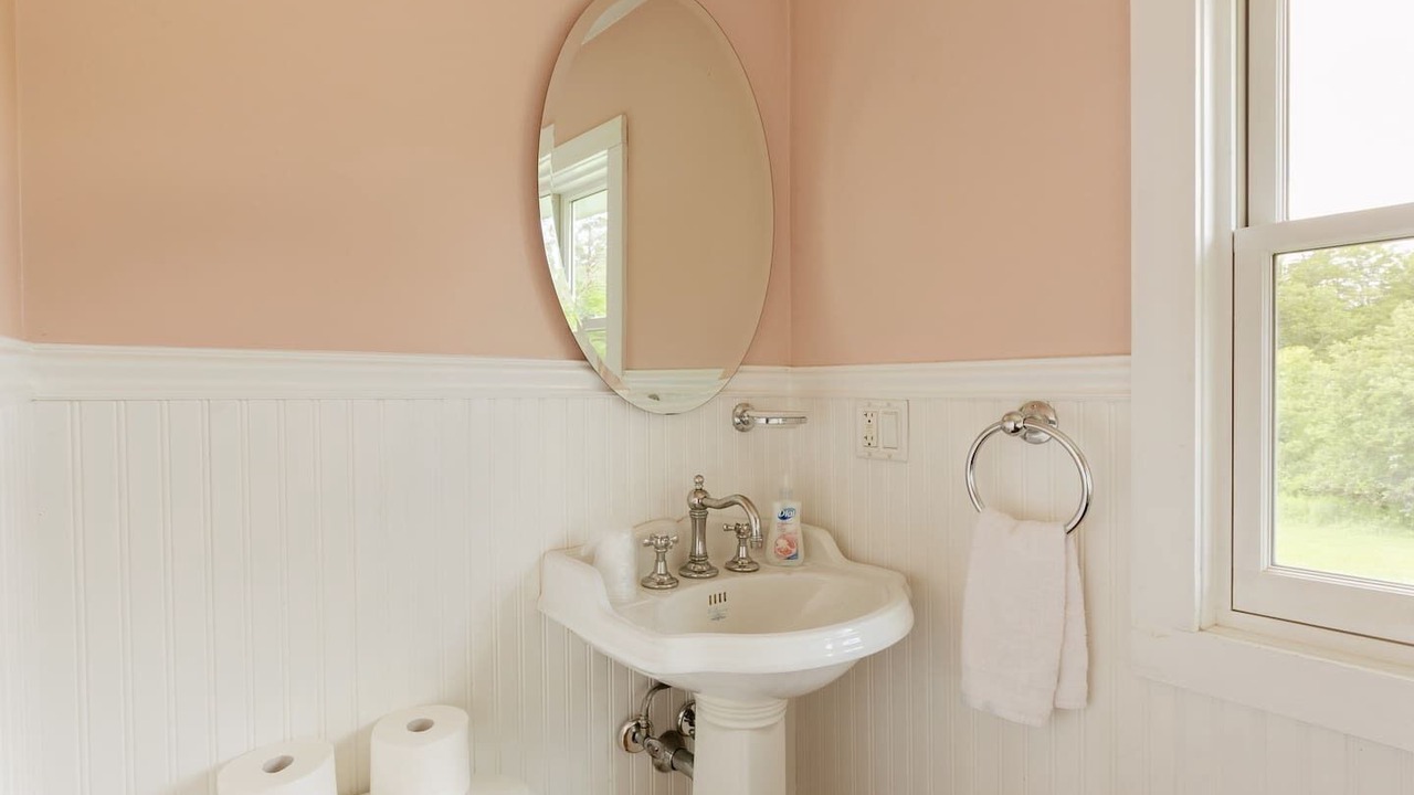 Photo of Bathroom in Roxbury