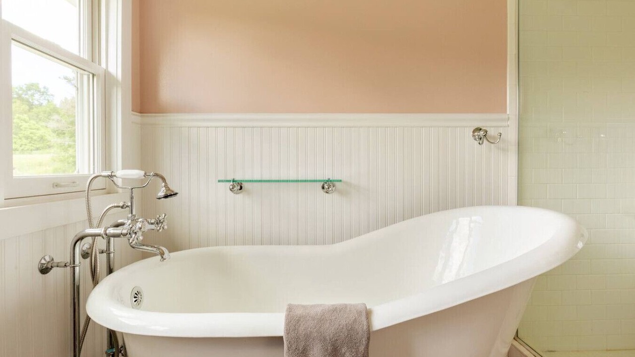Photo of Bathroom in Roxbury