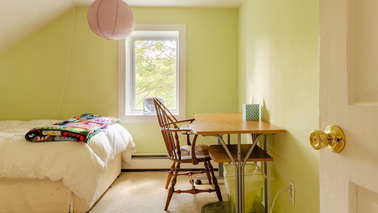 Photo of Bedroom in Roxbury