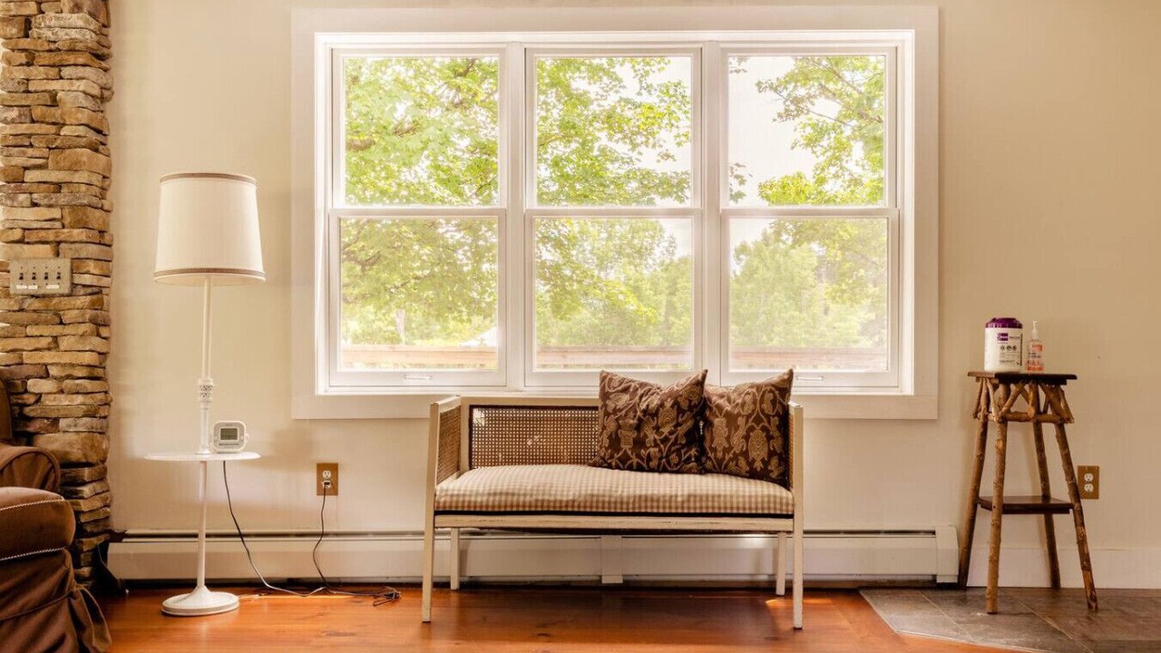Photo of Livingroom in Roxbury
