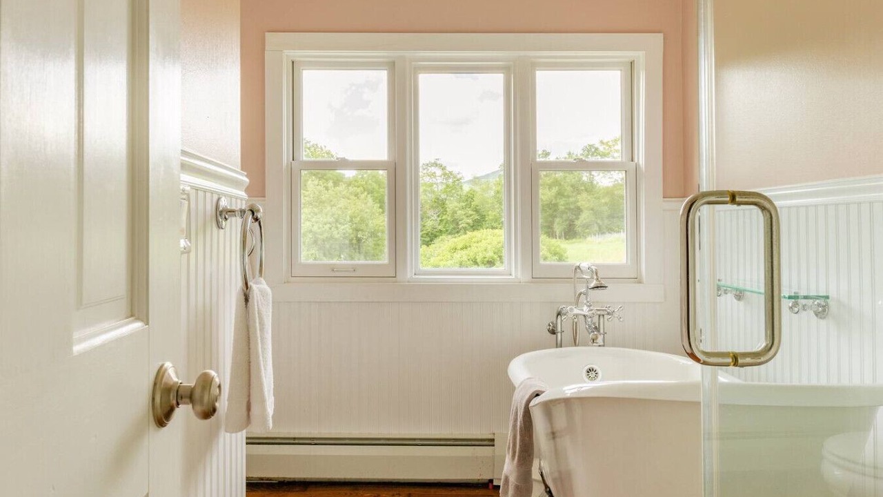 Photo of Bathroom in Roxbury