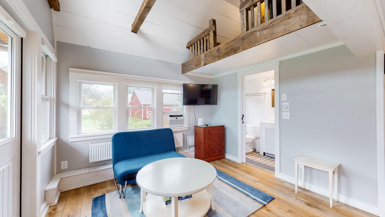 Photo of Livingroom in South Pomfret