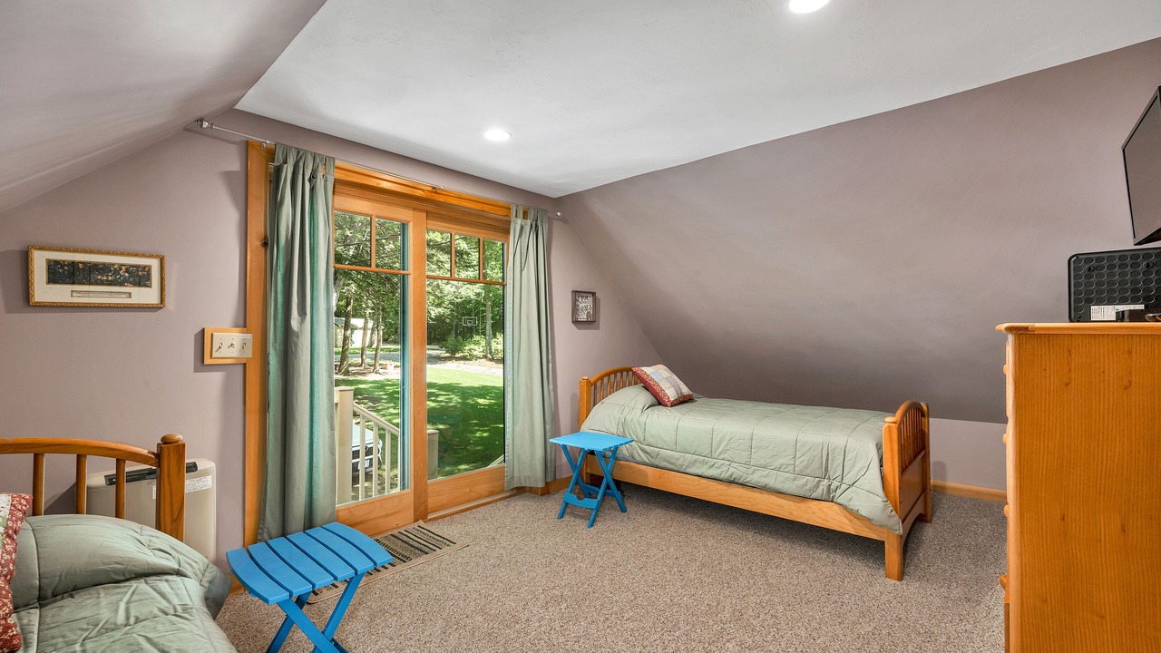 Photo of Bedroom in Moultonborough