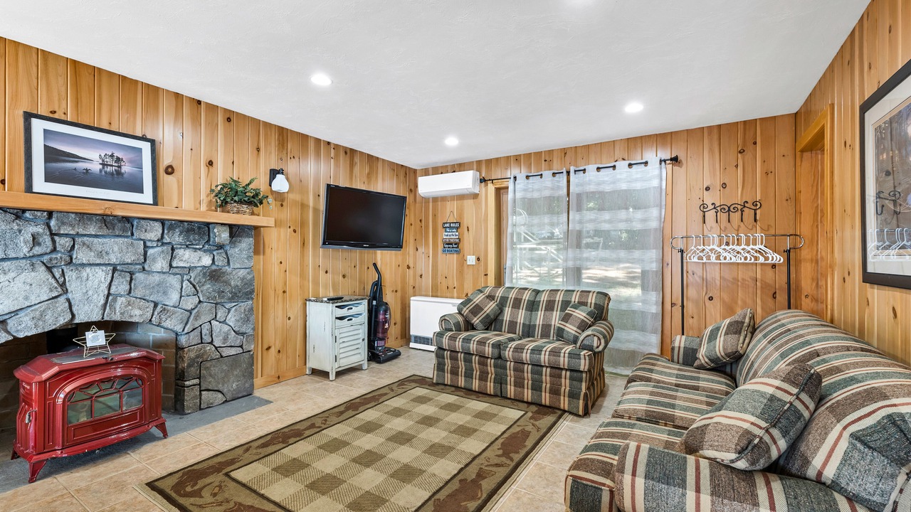 Photo of Livingroom in Moultonborough
