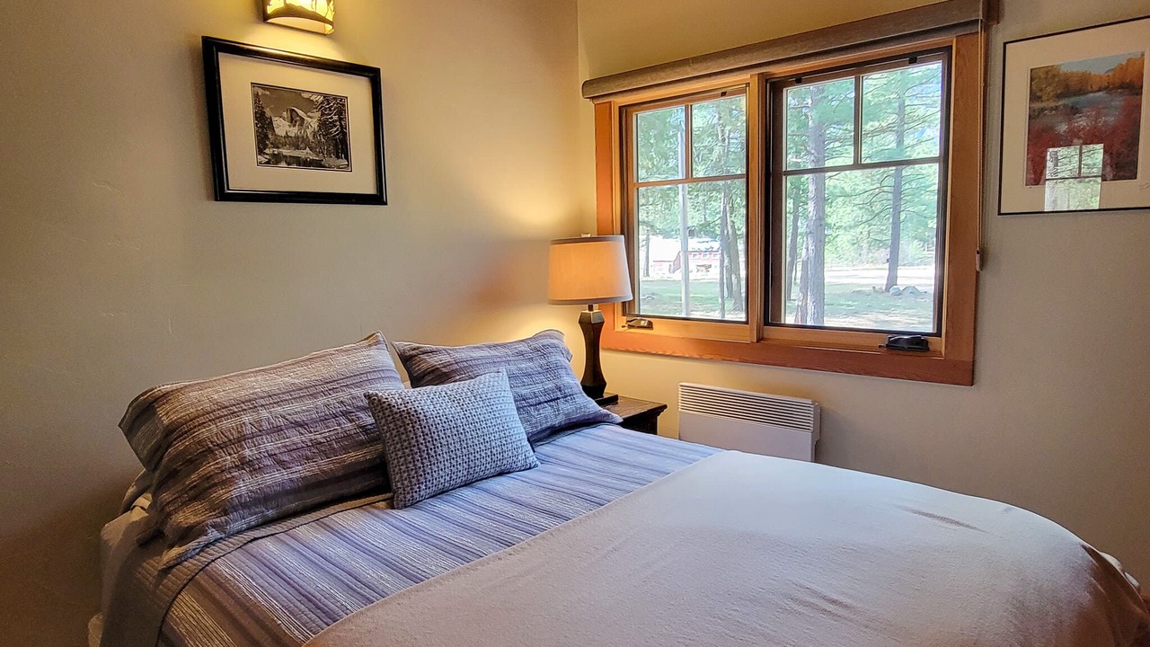 Photo of Bedroom in Mazama