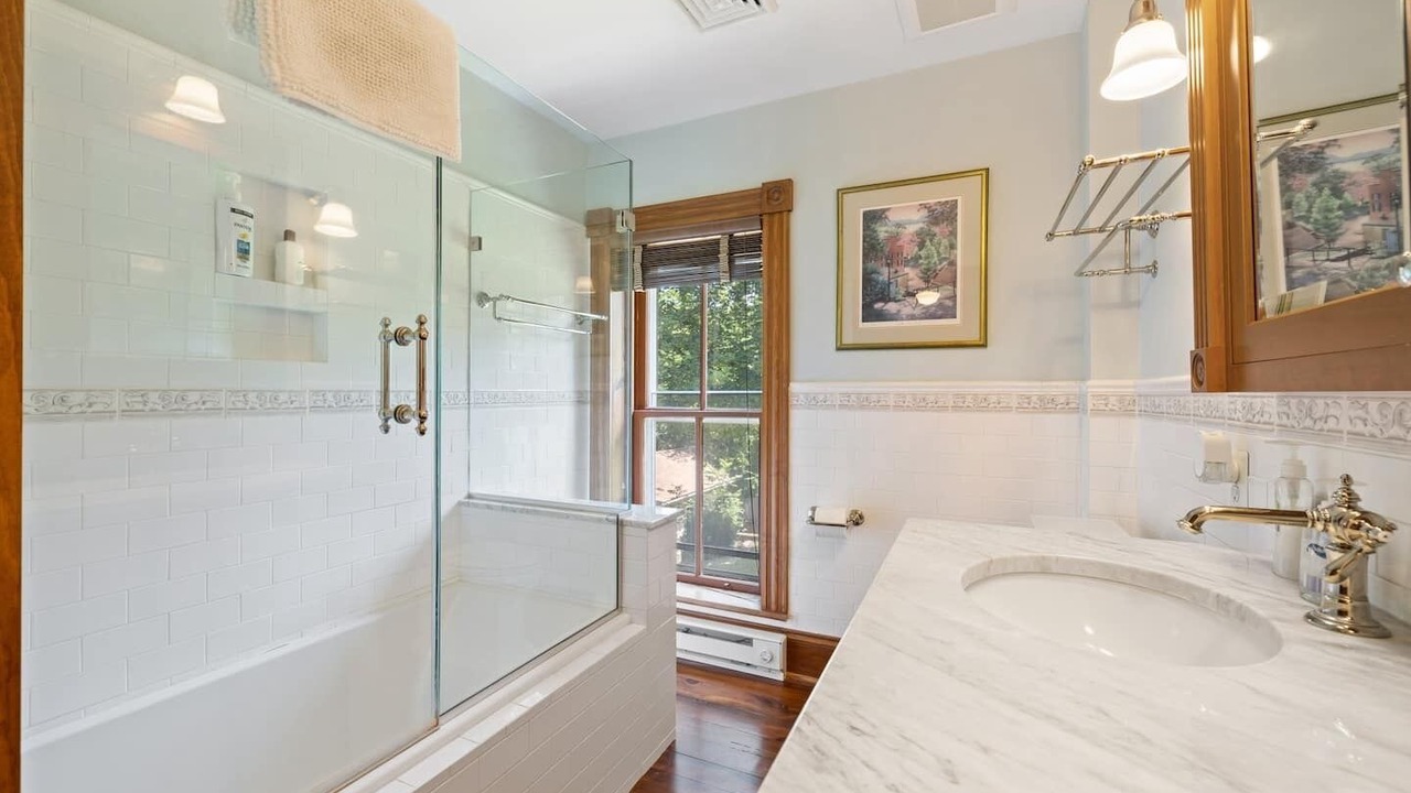 Photo of Bathroom in Harpers Ferry