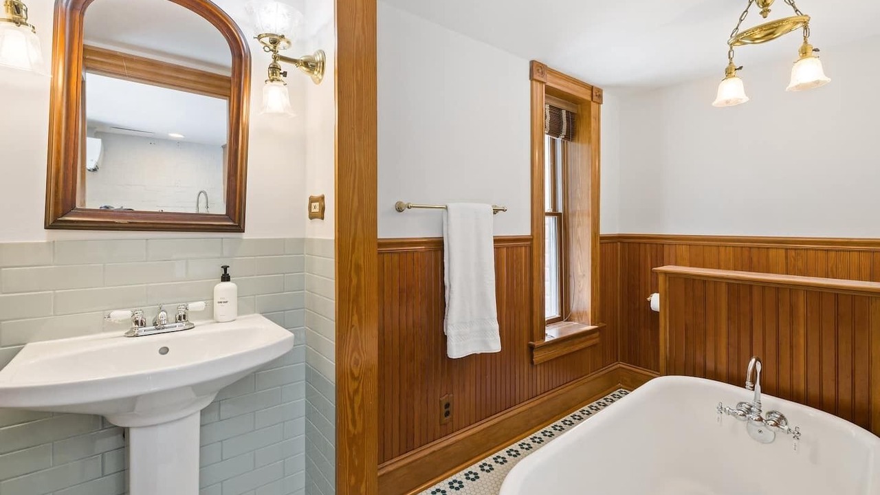 Photo of Bathroom in Harpers Ferry