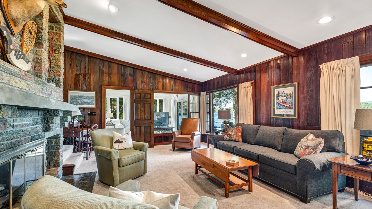 Photo of Livingroom in Moultonborough