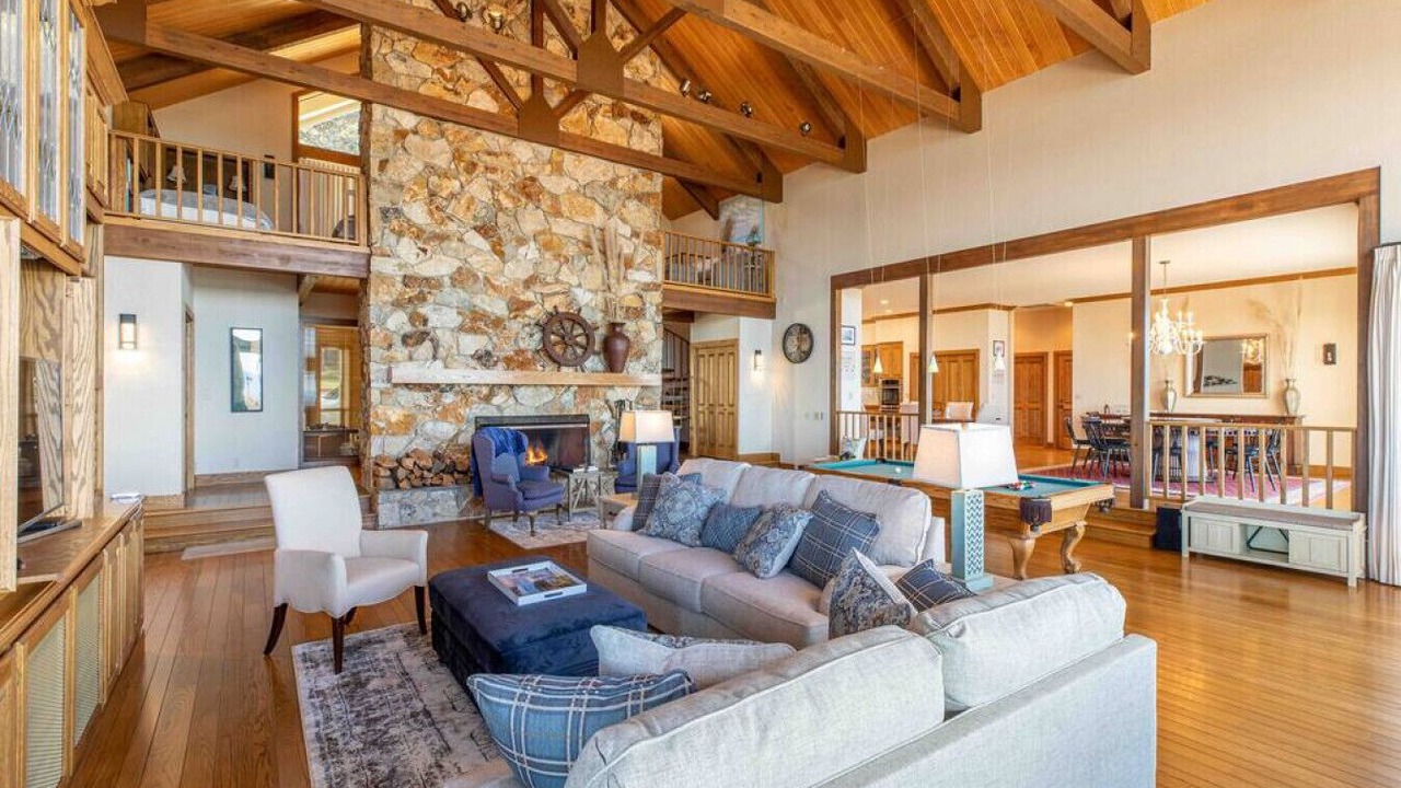 Photo of Livingroom in Coos Bay