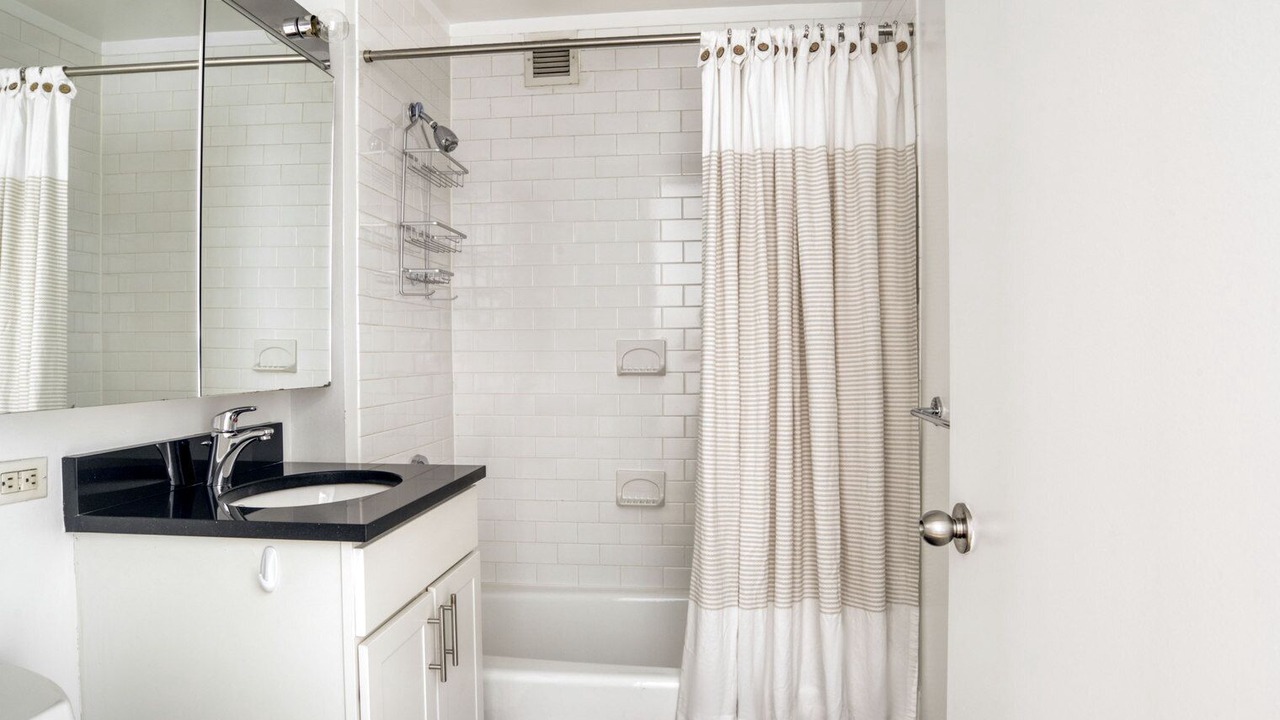 Photo of Bathroom in Lincoln Square