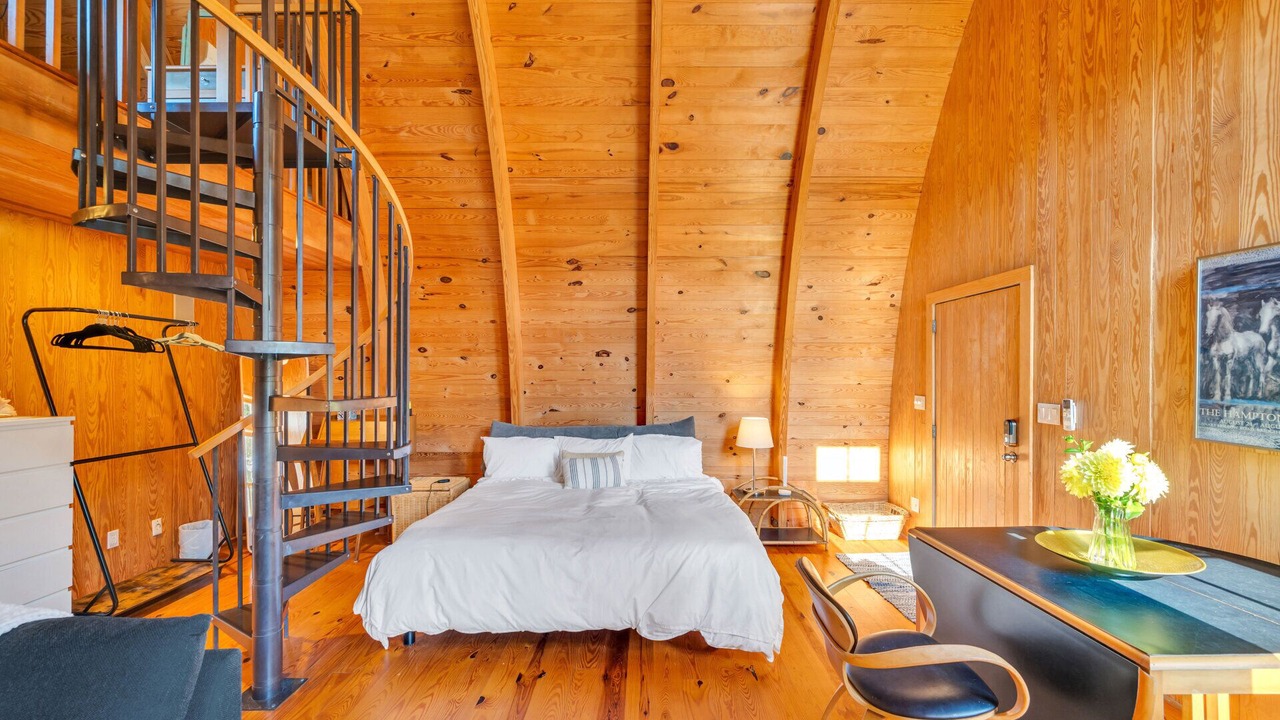 Photo of Bedroom in Sagaponack