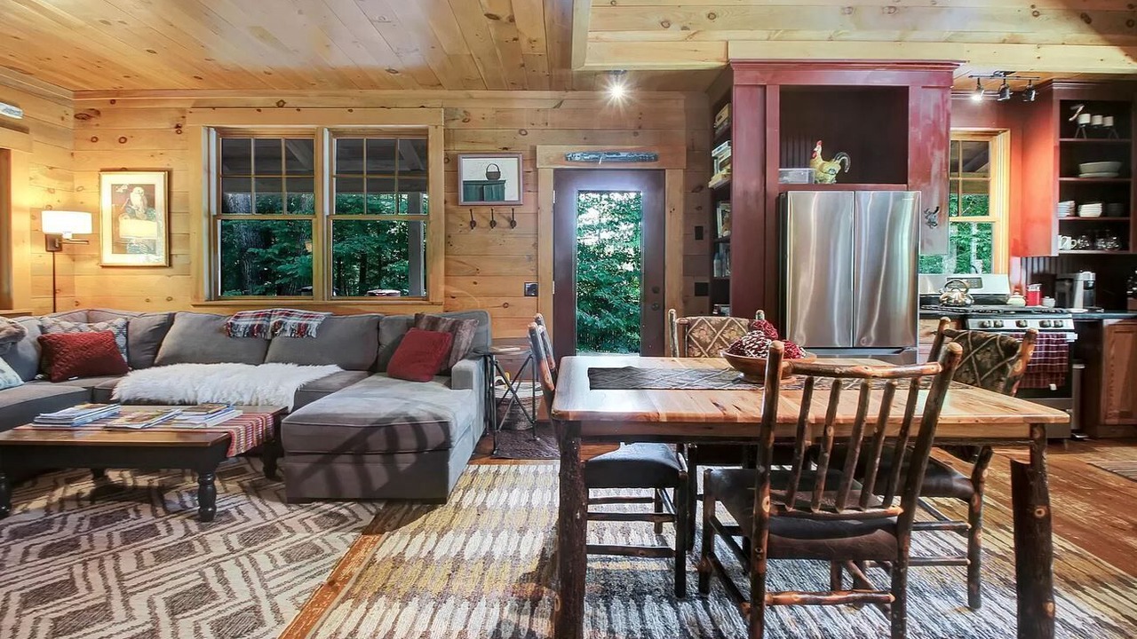 Photo of Livingroom in Warren