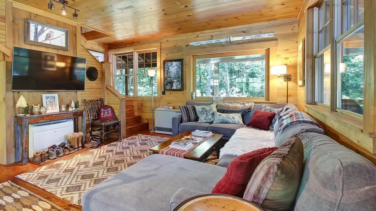 Photo of Livingroom in Warren