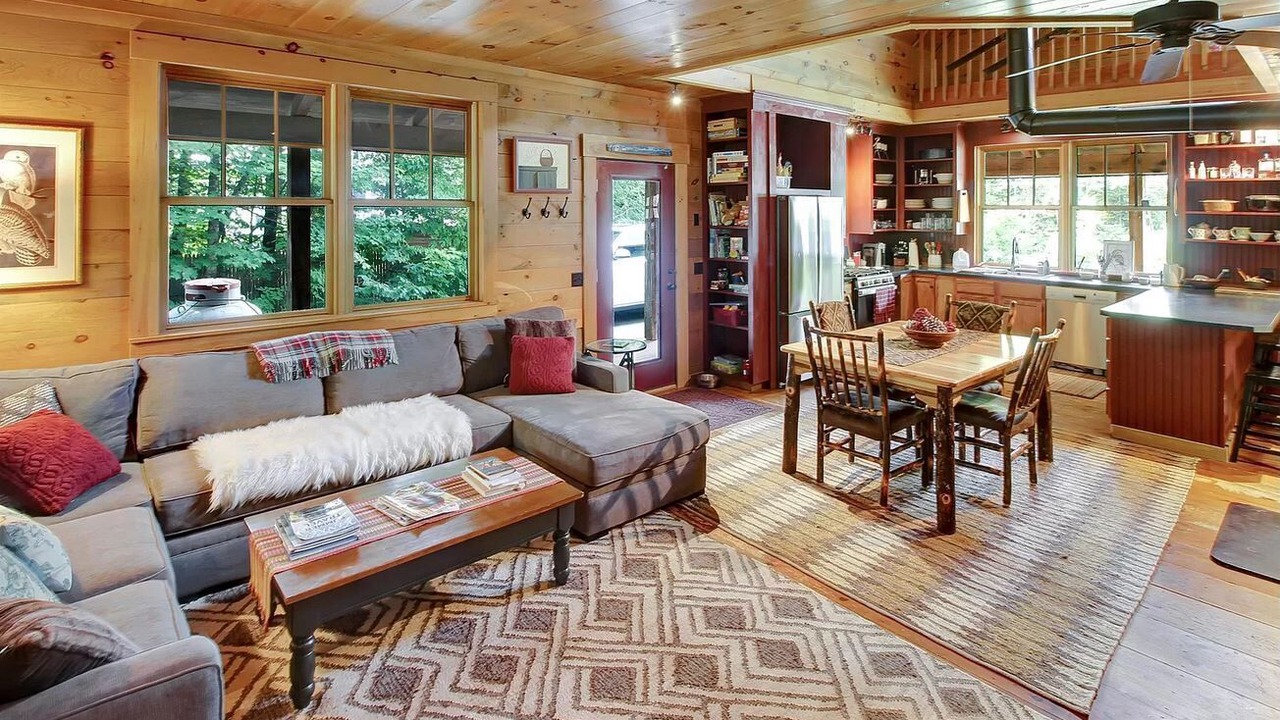 Photo of Livingroom in Warren