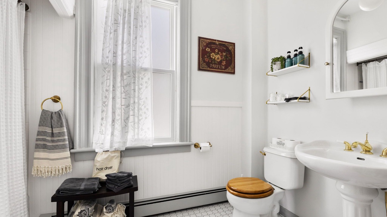 Photo of Bathroom in Porter Square