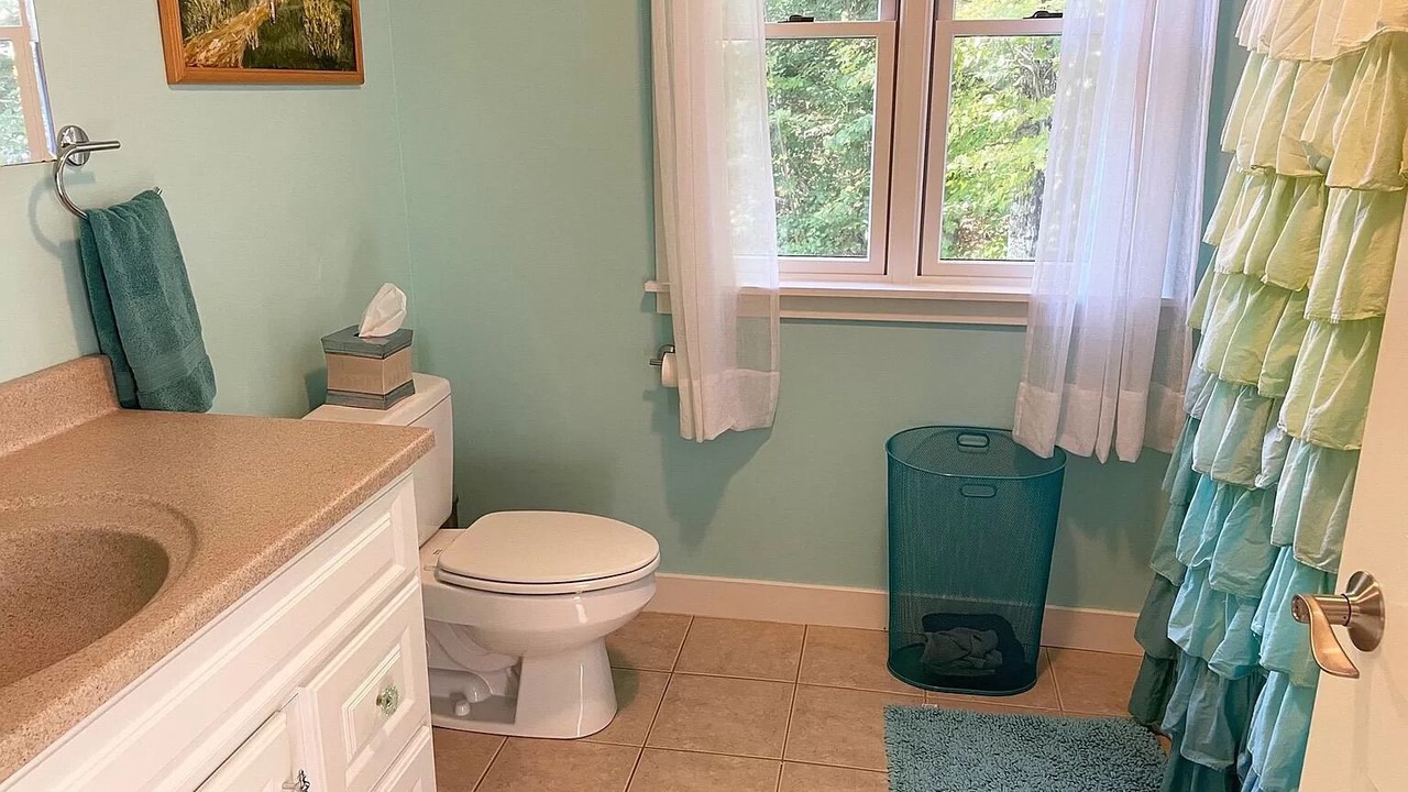 Photo of Bathroom in Warren