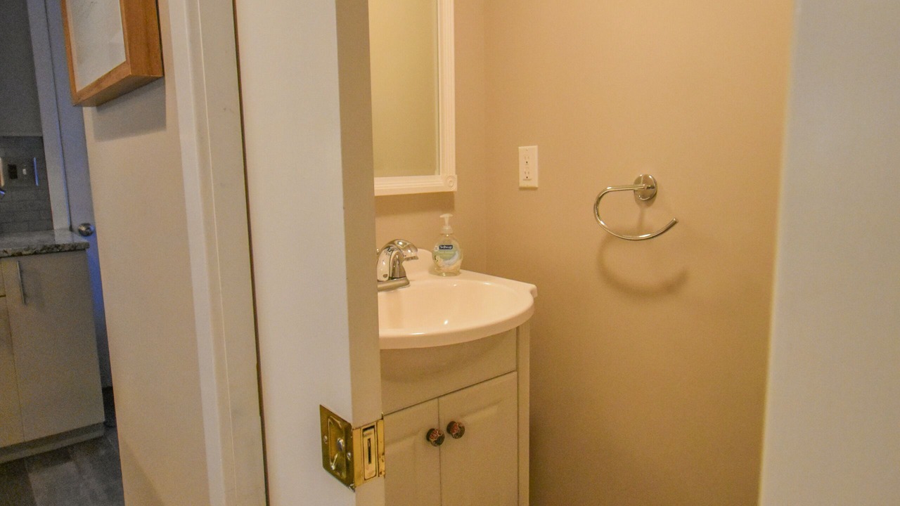 Photo of Bathroom in Warren