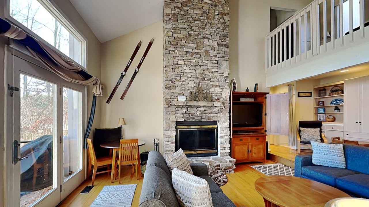 Photo of Livingroom in Blakeslee