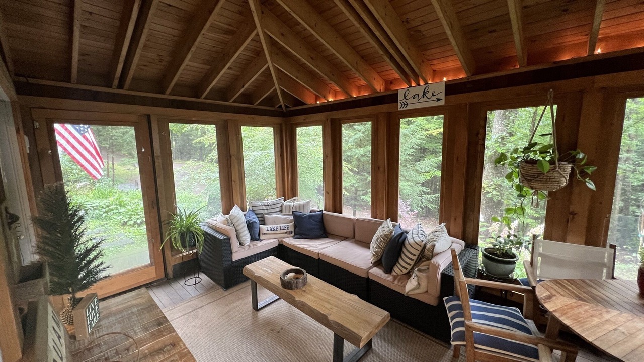 Photo of Livingroom in Holderness