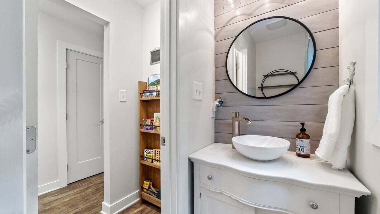 Photo of Bathroom in Kabletown