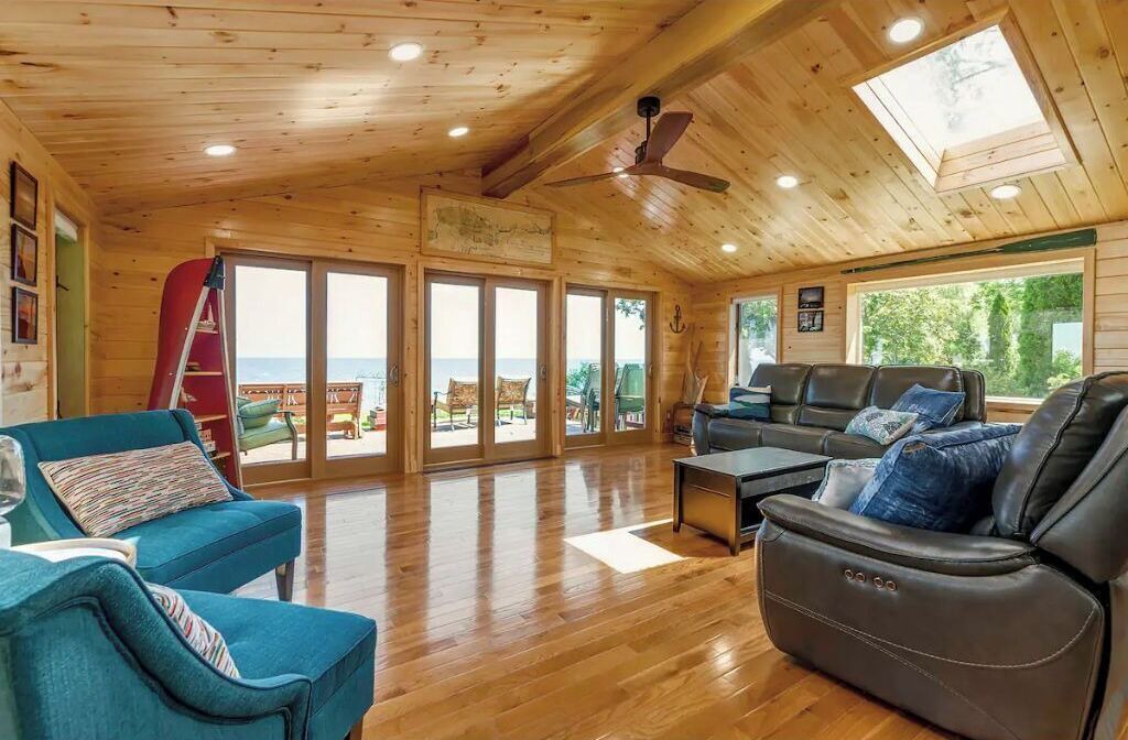 Photo of Livingroom in Youngstown