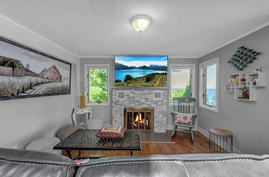 Photo of Livingroom in Youngstown