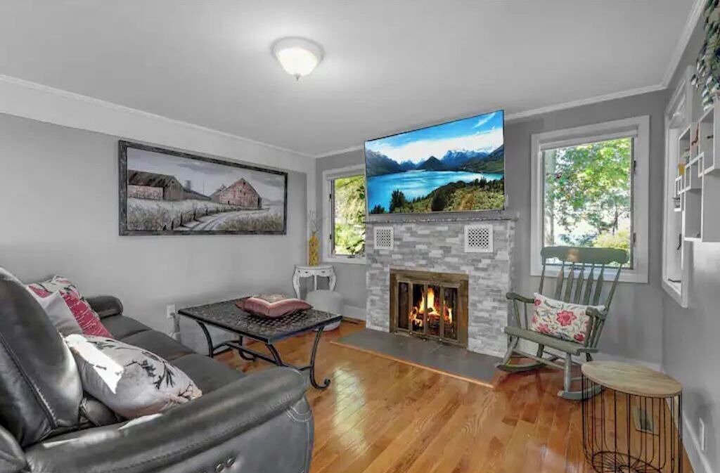 Photo of Livingroom in Youngstown