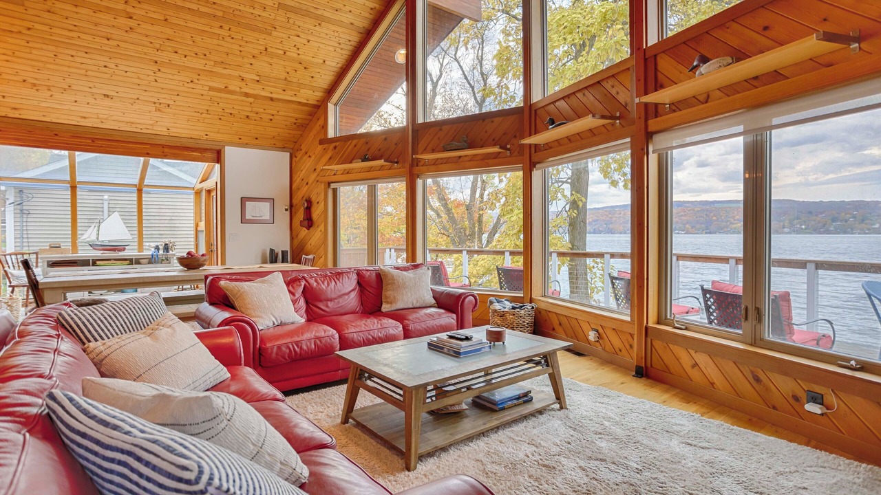 Photo of Livingroom in Honeoye