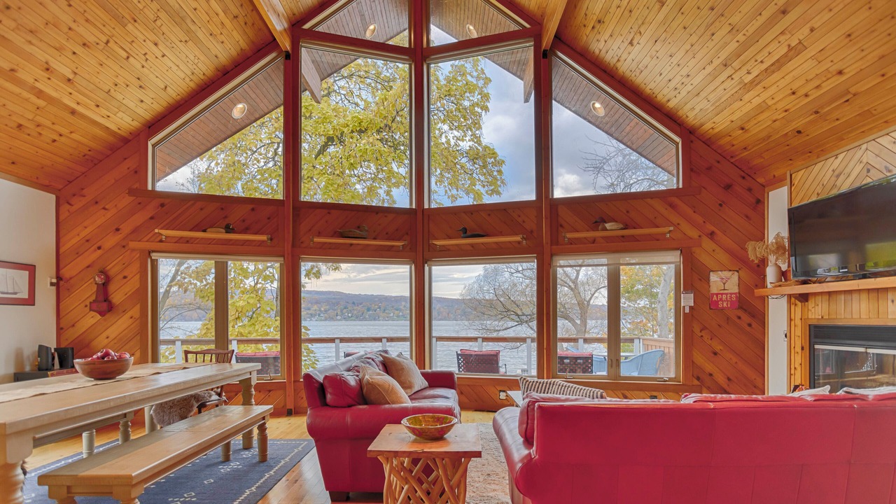 Photo of Livingroom in Honeoye