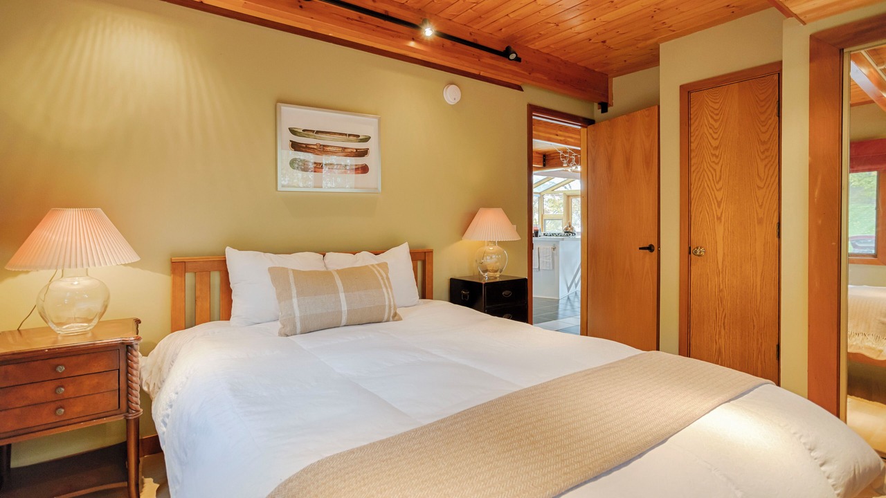 Photo of Bedroom in Honeoye