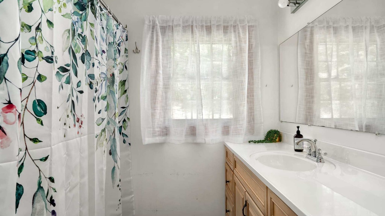 Photo of Bathroom in Arthur