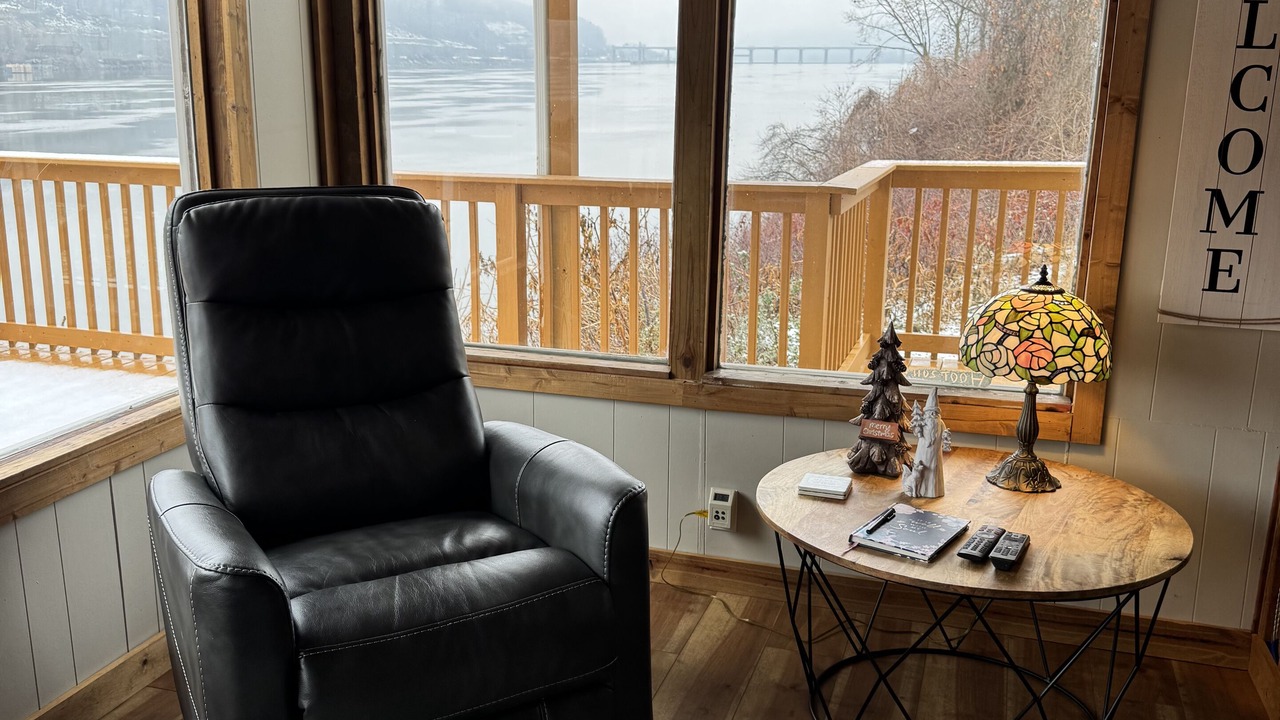 Photo of Livingroom in Tiltonsville