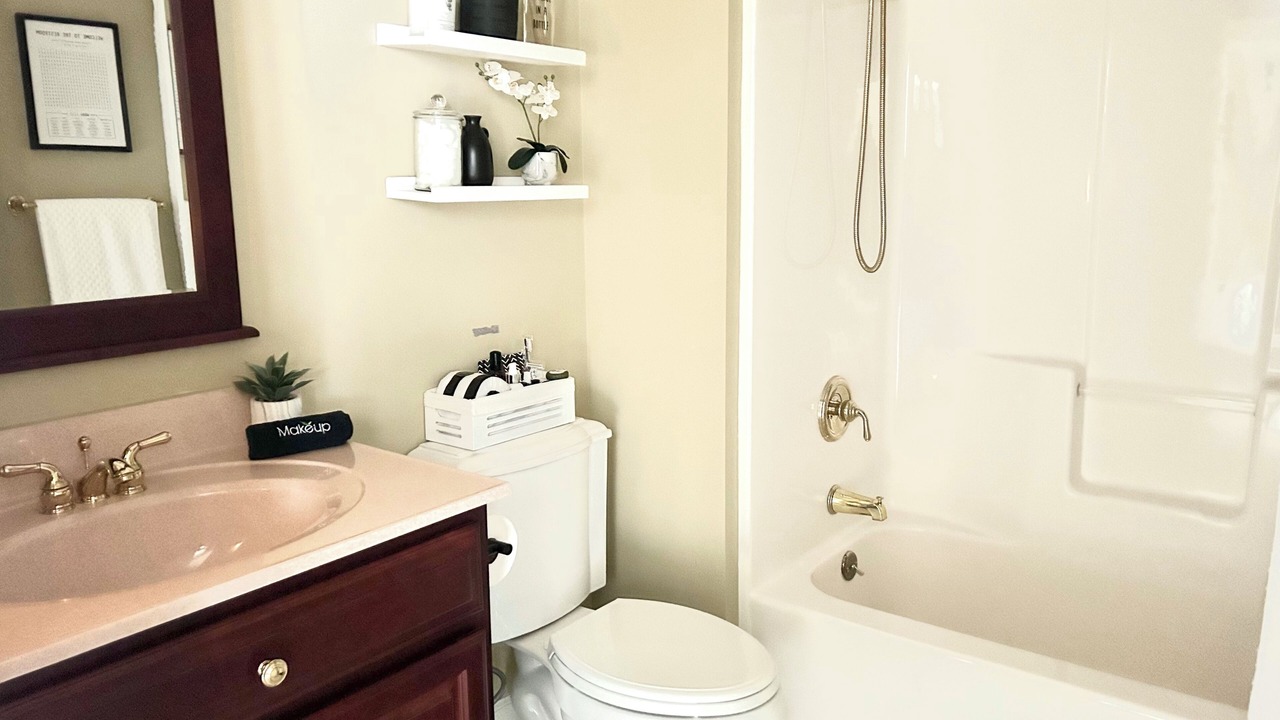 Photo of Bathroom in Ovid