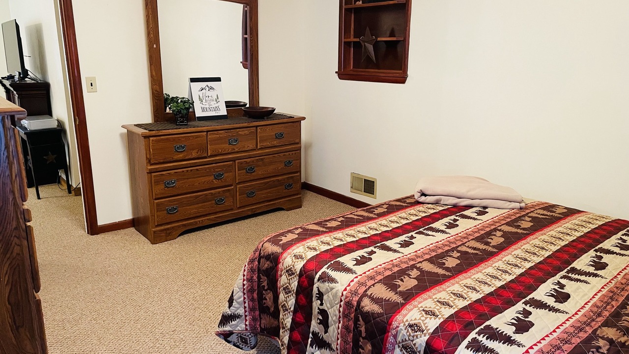 Photo of Bedroom in Upper Tract