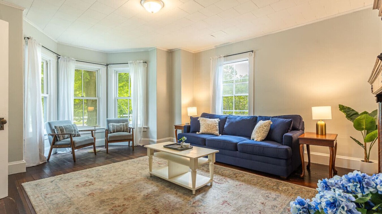 Photo of Livingroom in Bridgewater